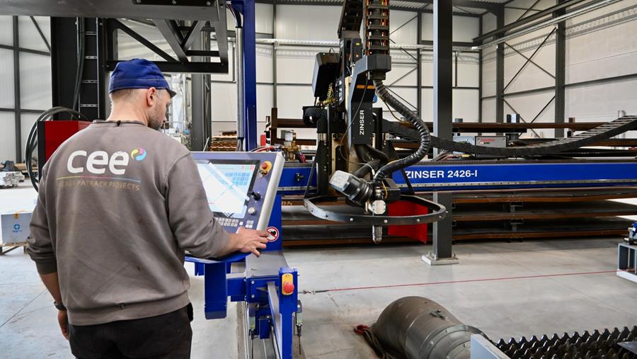 Zinser fait entrer CEE dans une nouvelle ère grâce à une machine de découpe plasma moderne