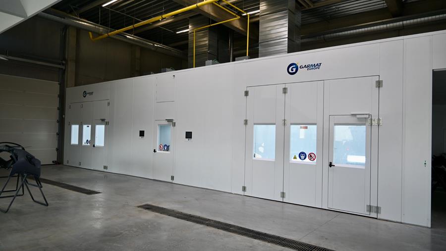 Un nouvel atelier de carrosserie équipé de cabines de peinture ultramodernes