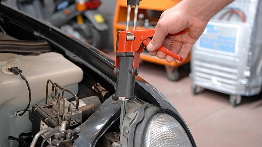 Snelheid en precisie in kunststofherstellingen