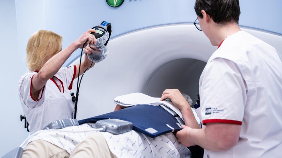 Studie UZ Brussel wijst op snellere bestralingsbehandeling voor prostaatkanker