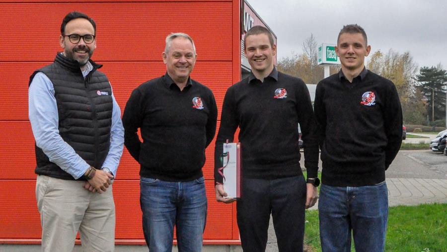 Redant fait son retour chez Profile