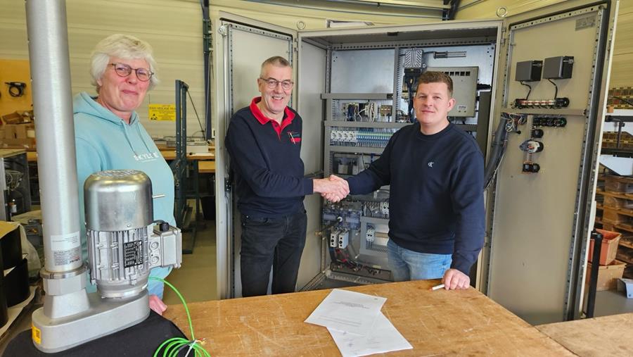 Bedrijfsoverdracht Aandrijf- en Besturingstechniek Hartholt aan Visser Nederland