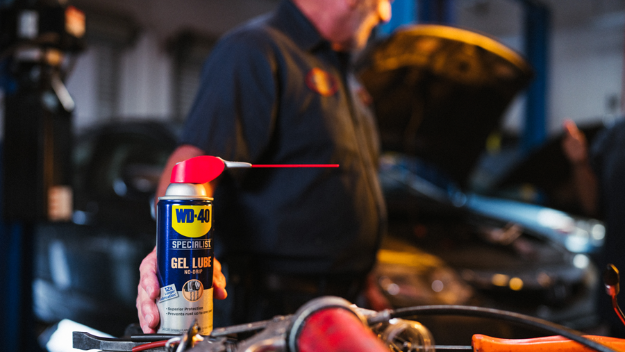 Wuif wrijving en slijtage vaarwel met WD-40 Specialist® Spuitvet