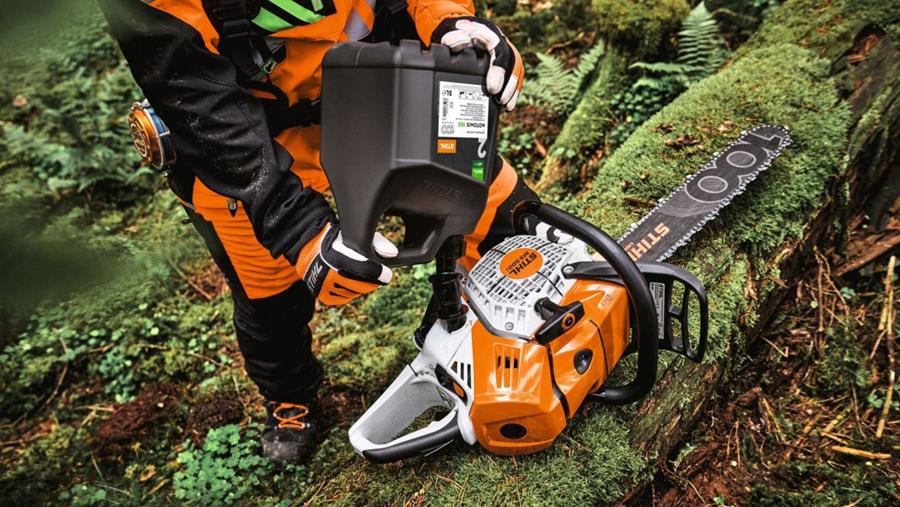 STIHL lanceert MotoMix 100: 100% biogebaseerde brandstof, 60% minder CO₂